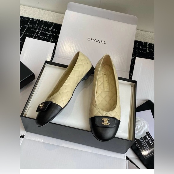 CHANEL Shoes - CHANEL Cream and Black Quilted Ballerina Flats 37/7